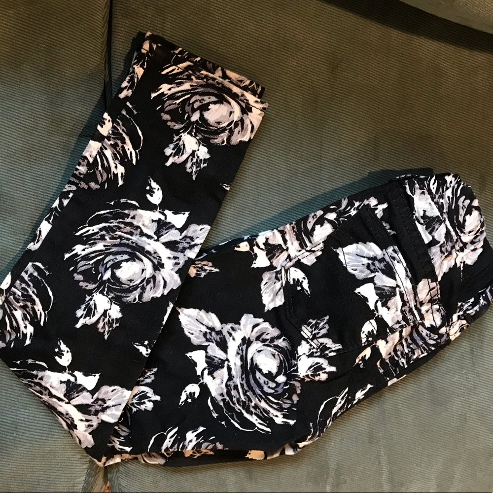 Floral Jeggings; size 6
